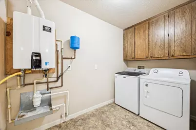 1807 Parkcrest Street, Alvin, TX 77511 - Photo 13