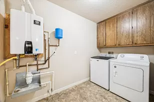 1807 Parkcrest St, Alvin, TX 77511 - Photo 13