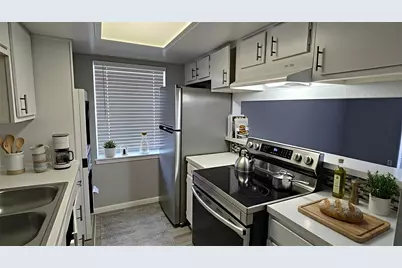 14333 Memorial Drive #16, Houston, TX 77079 - Photo 5