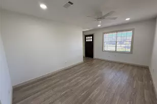 7905 Farnsworth St, Houston, TX 77022 - Photo 7