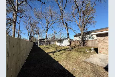 7905 Farnsworth Street, Houston, TX 77022 - Photo 19