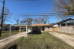 7905 Farnsworth St, Houston, TX 77022 - Photo 1