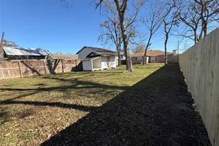 7905 Farnsworth St, Houston, TX 77022 - Photo 21