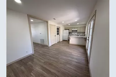 7905 Farnsworth Street, Houston, TX 77022 - Photo 9