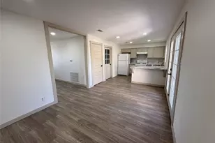 7905 Farnsworth St, Houston, TX 77022 - Photo 9