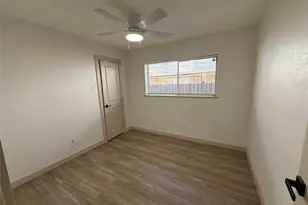 7905 Farnsworth St, Houston, TX 77022 - Photo 13