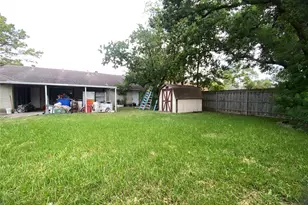8811 Leader St, Houston, TX 77036 - Photo 17