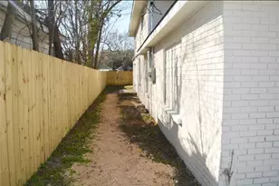 3007 Grovey St, Houston, TX 77026 - Photo 11