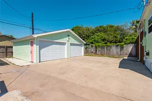 3802 Ave Q Ave, Galveston, TX 77550 - Photo 31