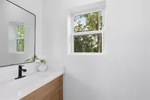 316 Walthall Dr, Houston, TX 77022 - Photo 9
