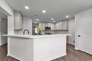 13619 Barons Lake Ln, Cypress, TX 77429 - Photo 5