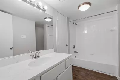 3758 Tanglewilde Street #E1, Houston, TX 77063 - Photo 15