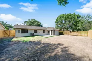2804 Traveller Dr, League City, TX 77573 - Photo 17