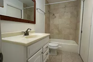 8245 Kingsbrook Rd, Houston, TX 77024 - Photo 9
