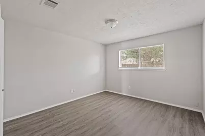 4319 Windrift Drive, Houston, TX 77066 - Photo 9