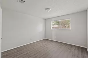 4319 Windrift Dr, Houston, TX 77066 - Photo 9
