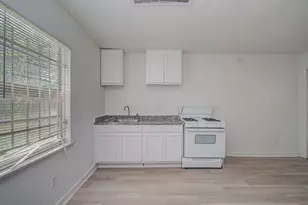 7622 Delavan Dr, Houston, TX 77028 - Photo 7