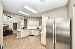 18318 Grove Brook Ln, Cypress, TX 77429 - Photo 15