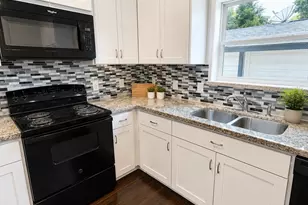 7047 Ave E, Houston, TX 77011 - Photo 1