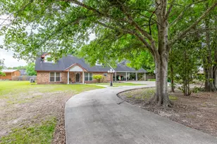 156 Co Rd 818, Buna, TX 77612 - Photo 1