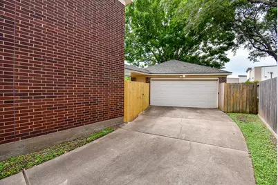 426 Oyster Creek Village Drive, Missouri City, TX 77459 - Photo 37