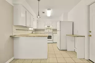 2003 Kingsway Dr, League City, TX 77573 - Photo 11