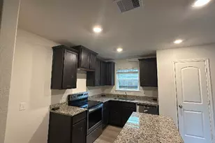 10781 Castle Rock Dr, Cleveland, TX 77328 - Photo 3