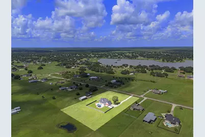 863 Bunkhouse Trail, Angleton, TX 77515 - Photo 39