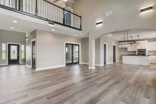 863 Bunkhouse Trail, Angleton, TX 77515 - Photo 5