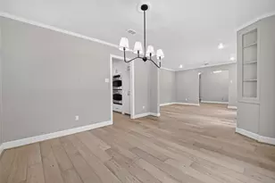 10118 Briar Forest Dr, Houston, TX 77042 - Photo 11