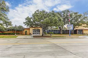 7715 Bryonwood Dr, Houston, TX 77055 - Photo 5