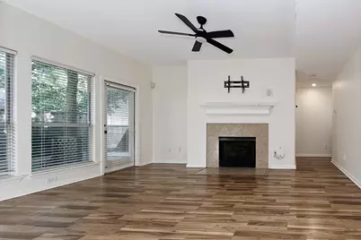 35 S Avonlea Circle, The Woodlands, TX 77382 - Photo 5