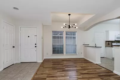 35 S Avonlea Circle, The Woodlands, TX 77382 - Photo 3