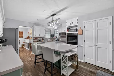 608 Lone Star Trail, Angleton, TX 77515 - Photo 7