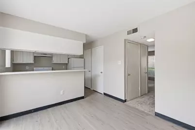2120 Wilcrest Drive #108, Houston, TX 77042 - Photo 9