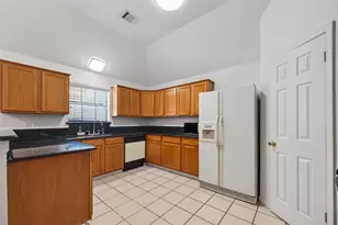 9927 Glenkirk Dr, Houston, TX 77089 - Photo 7