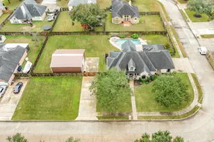 900 N Belle St, Angleton, TX 77515 - Photo 43