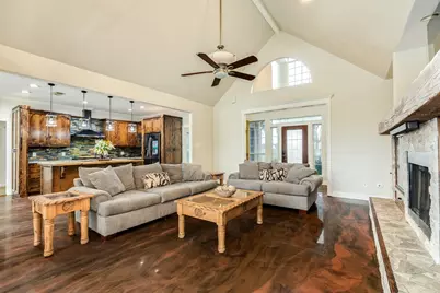 900 N Belle St, Angleton, TX 77515 - Photo 17