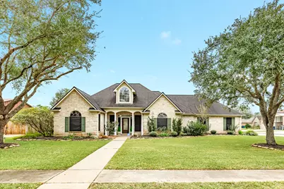 900 N Belle St, Angleton, TX 77515 - Photo 1