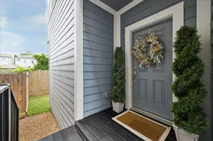 2416 Couch St, Houston, TX 77008 - Photo 9