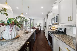 2416 Couch St, Houston, TX 77008 - Photo 3