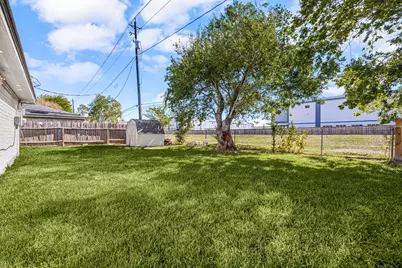 4831 Wickview Lane, Houston, TX 77053 - Photo 37