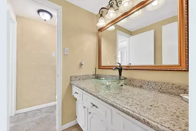 10712 Briar Forest Drive, Houston, TX 77042 - Photo 27