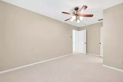 10712 Briar Forest Drive, Houston, TX 77042 - Photo 33