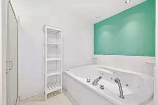 10712 Briar Forest Dr, Houston, TX 77042 - Photo 35