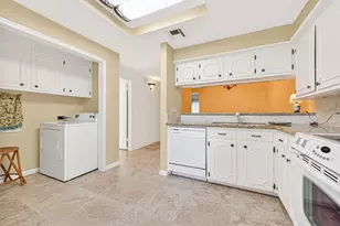 10712 Briar Forest Dr, Houston, TX 77042 - Photo 15