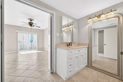 10712 Briar Forest Drive, Houston, TX 77042 - Photo 23