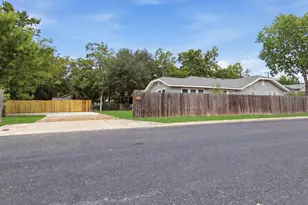 1701 N East St, Victoria, TX 77901 - Photo 29