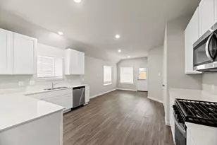 9235 Grace Rdg Dr, Willis, TX 77318 - Photo 5