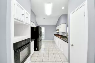 10011 Berry Limb Dr, Houston, TX 77099 - Photo 9